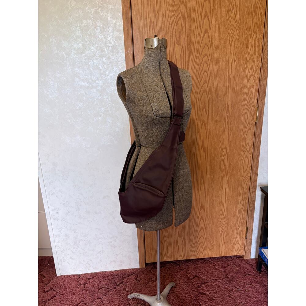 Sash Fig Faux Leather Crossbody Body-Hugging Bag with Pockets